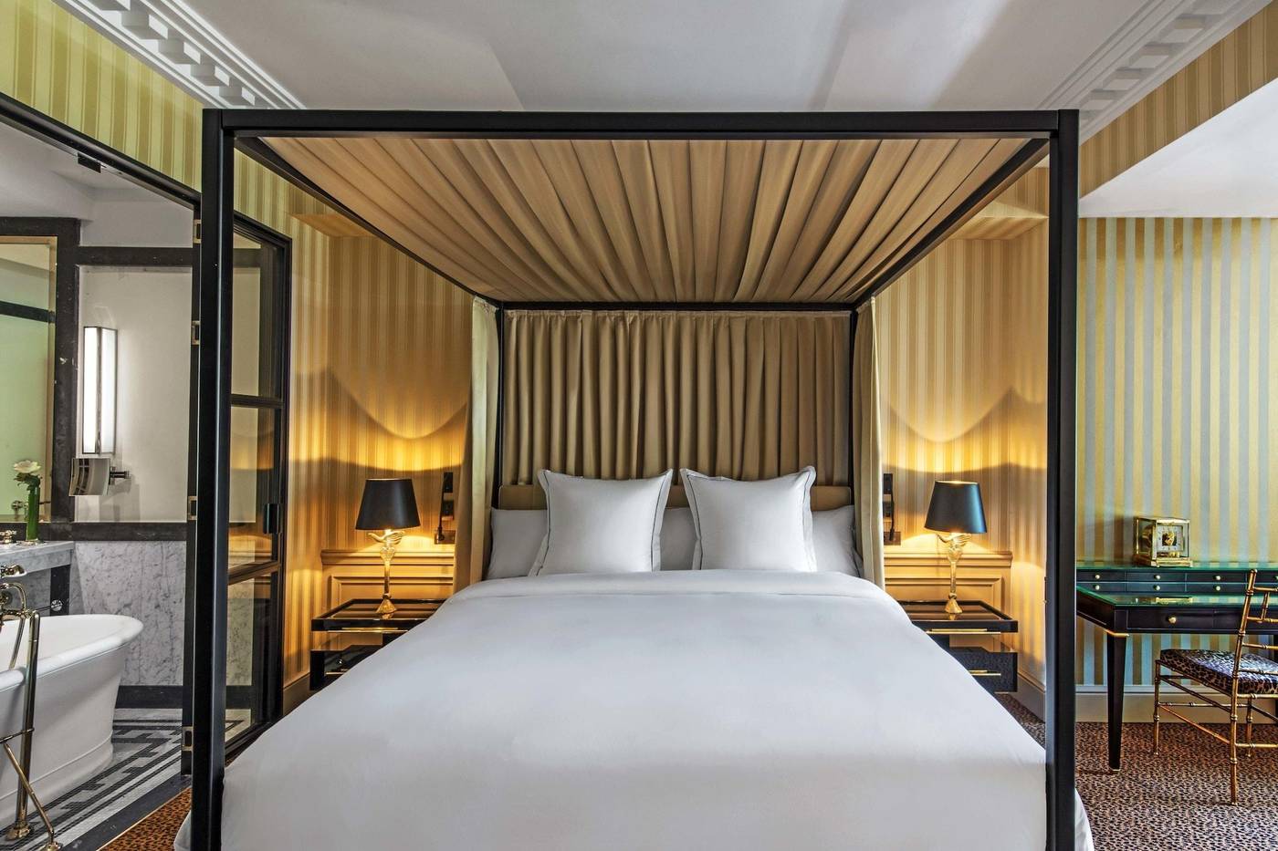 Hotel-de-Berri-Champs-Elysees--a-Luxury-Collection-Hotel--Paris-Room-36