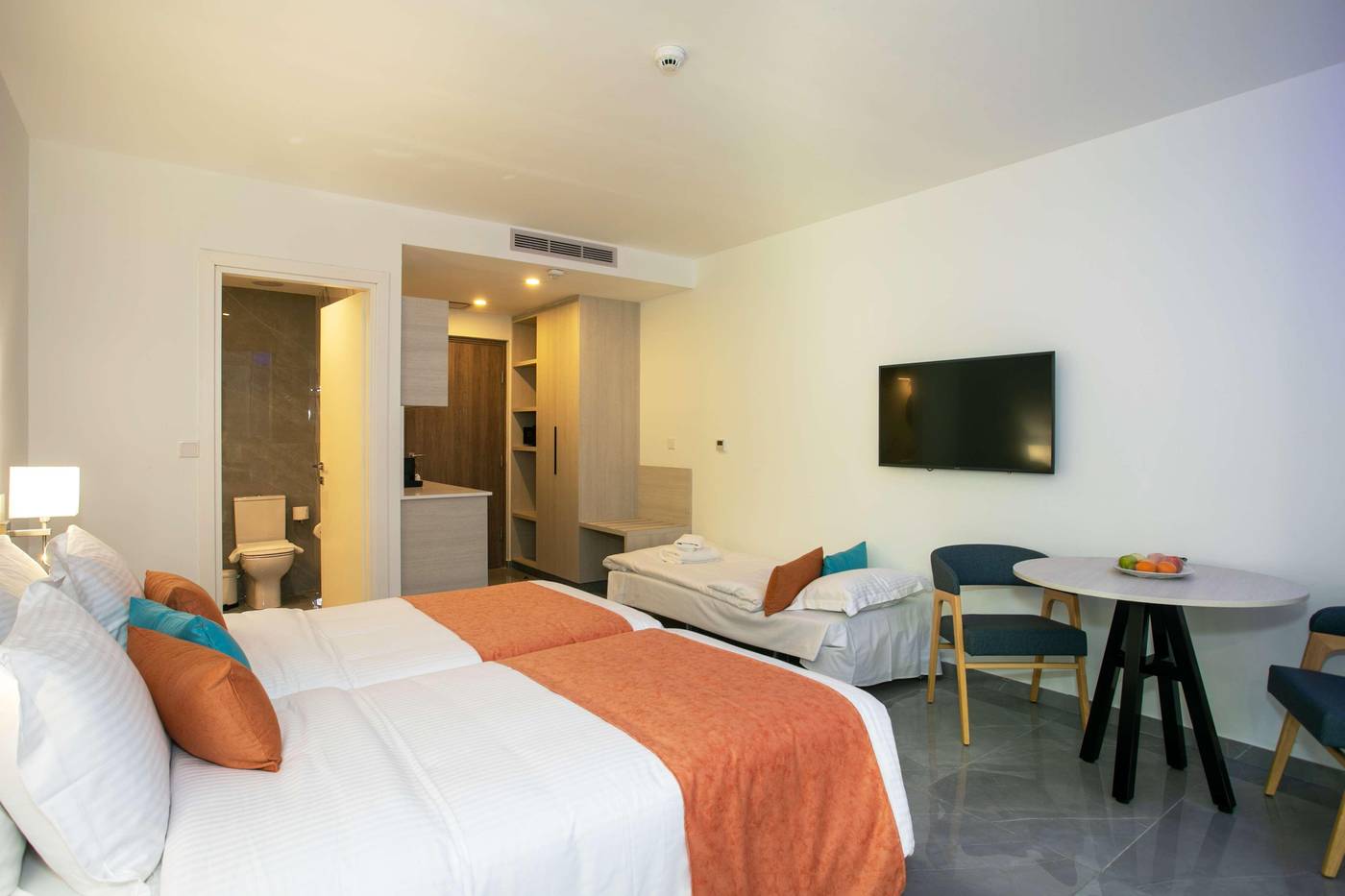 Best-Western-Plus-Larco-Hotel-Room-10