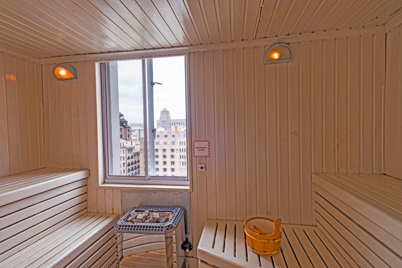 ONOMO-Hotel-Cape-Town---Inn-On-The-Square-Sports-and-Entertainment-7