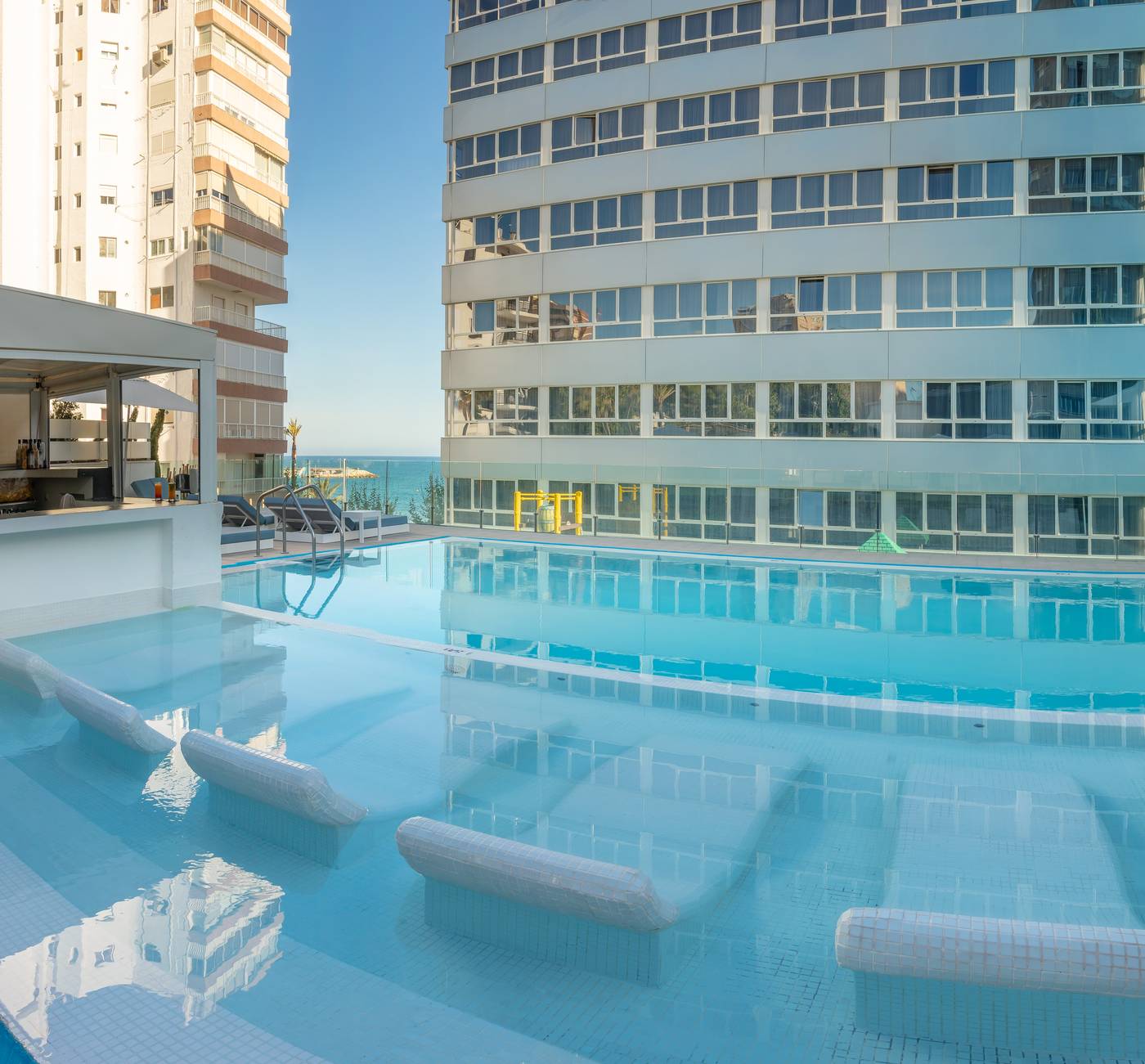 Villa-del-Mar-Hotel-Family-Gourmet-Pool-1