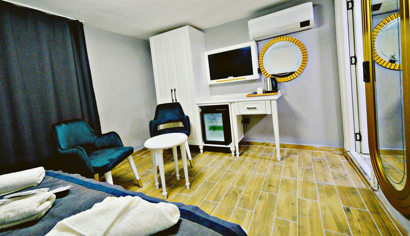 The-Saint-Otel-Room-24