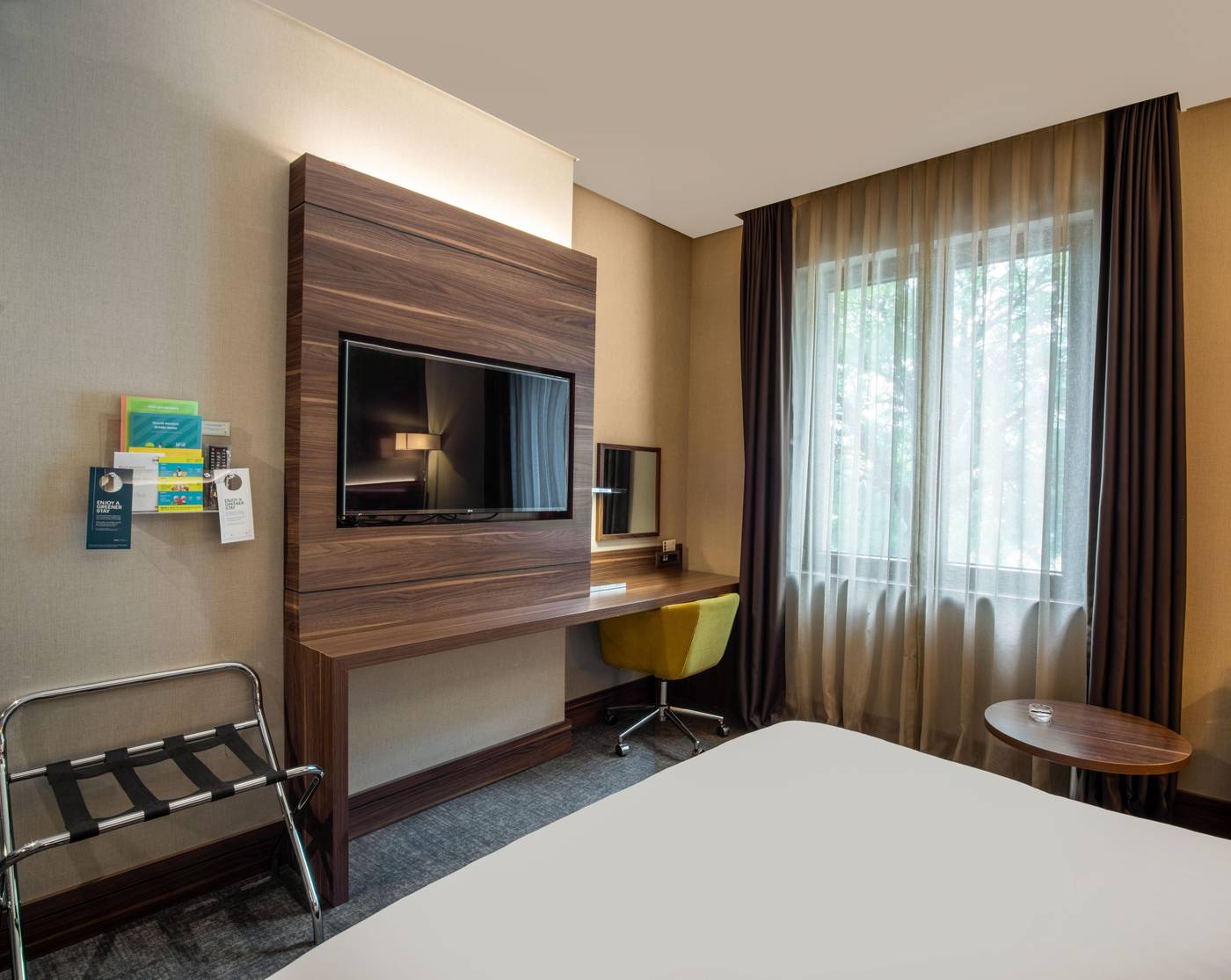 Holiday-Inn-Istanbul-Kadikoy-Room-10