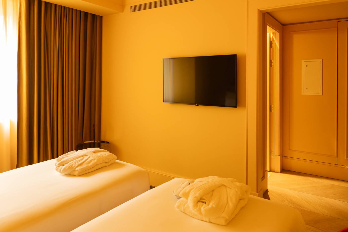 Art-Legacy-Hotel-Baixa-Chiado-Room-42