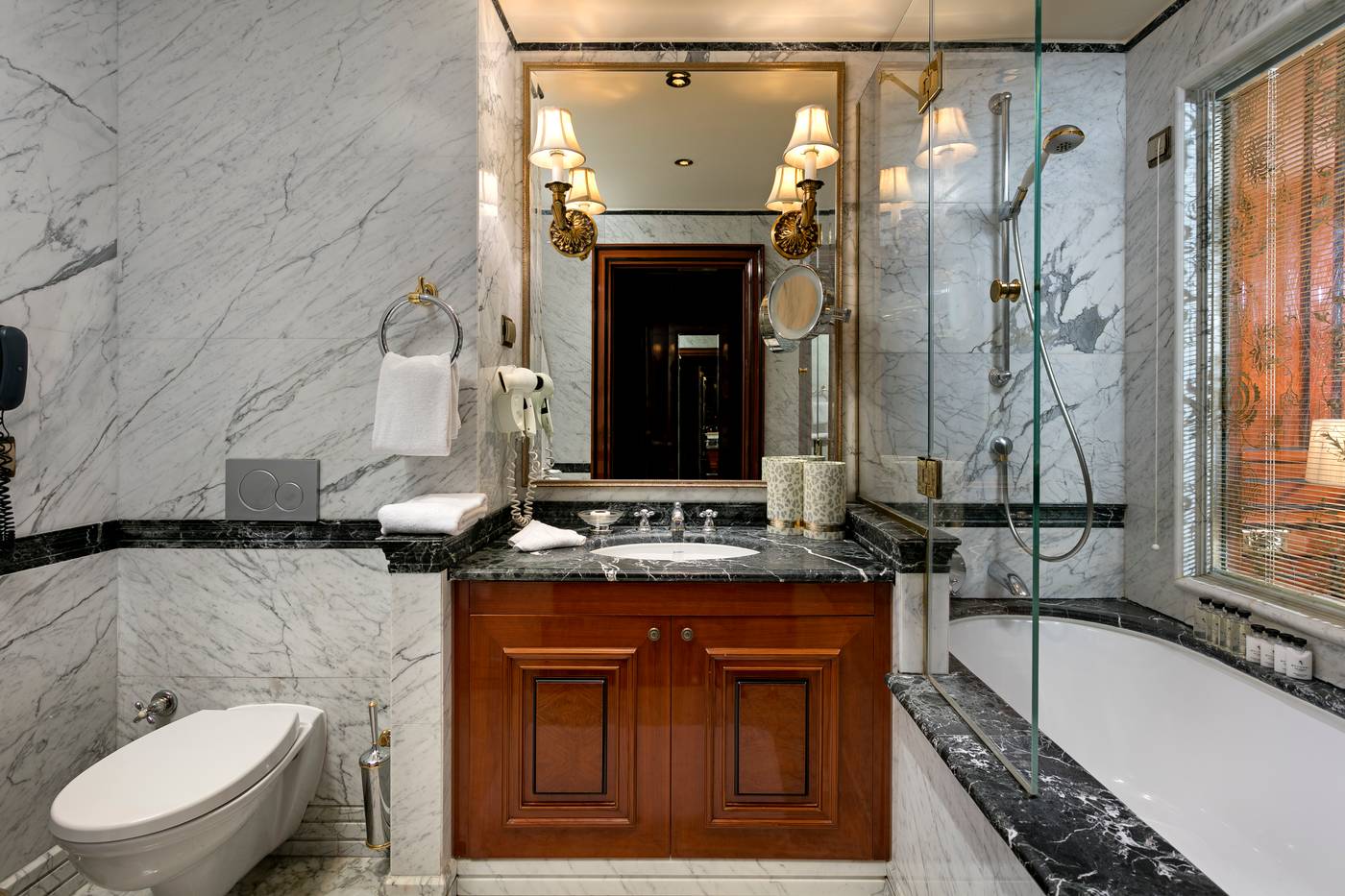 Mardan-Palace-Room-49