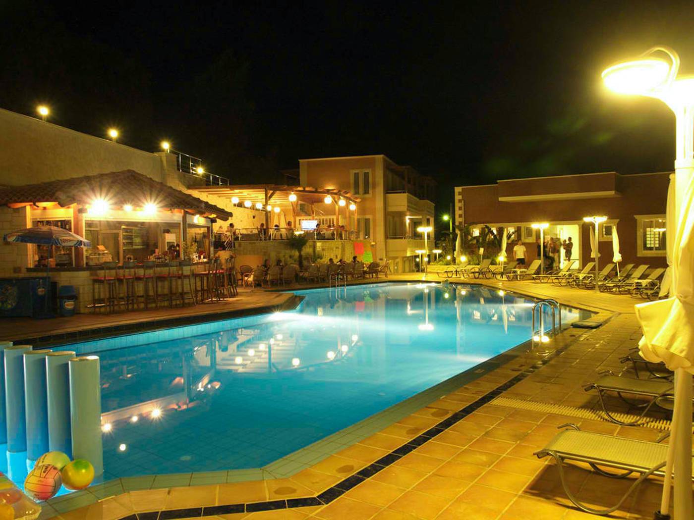 Porto-Kalamaki-Hotel-Apartments-Bar-5