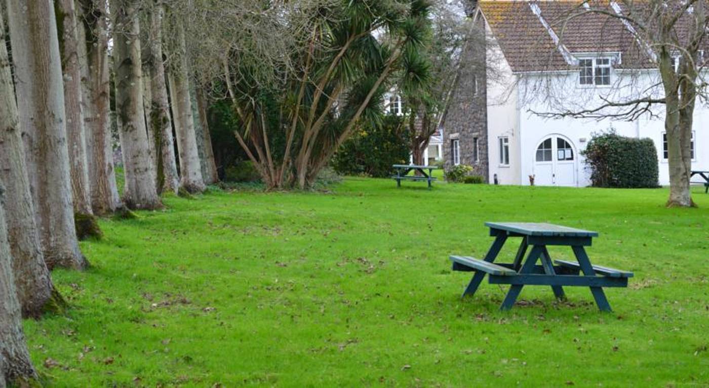 Le-Pommier-Hotel---Restaurant-Sports-and-Entertainment-10