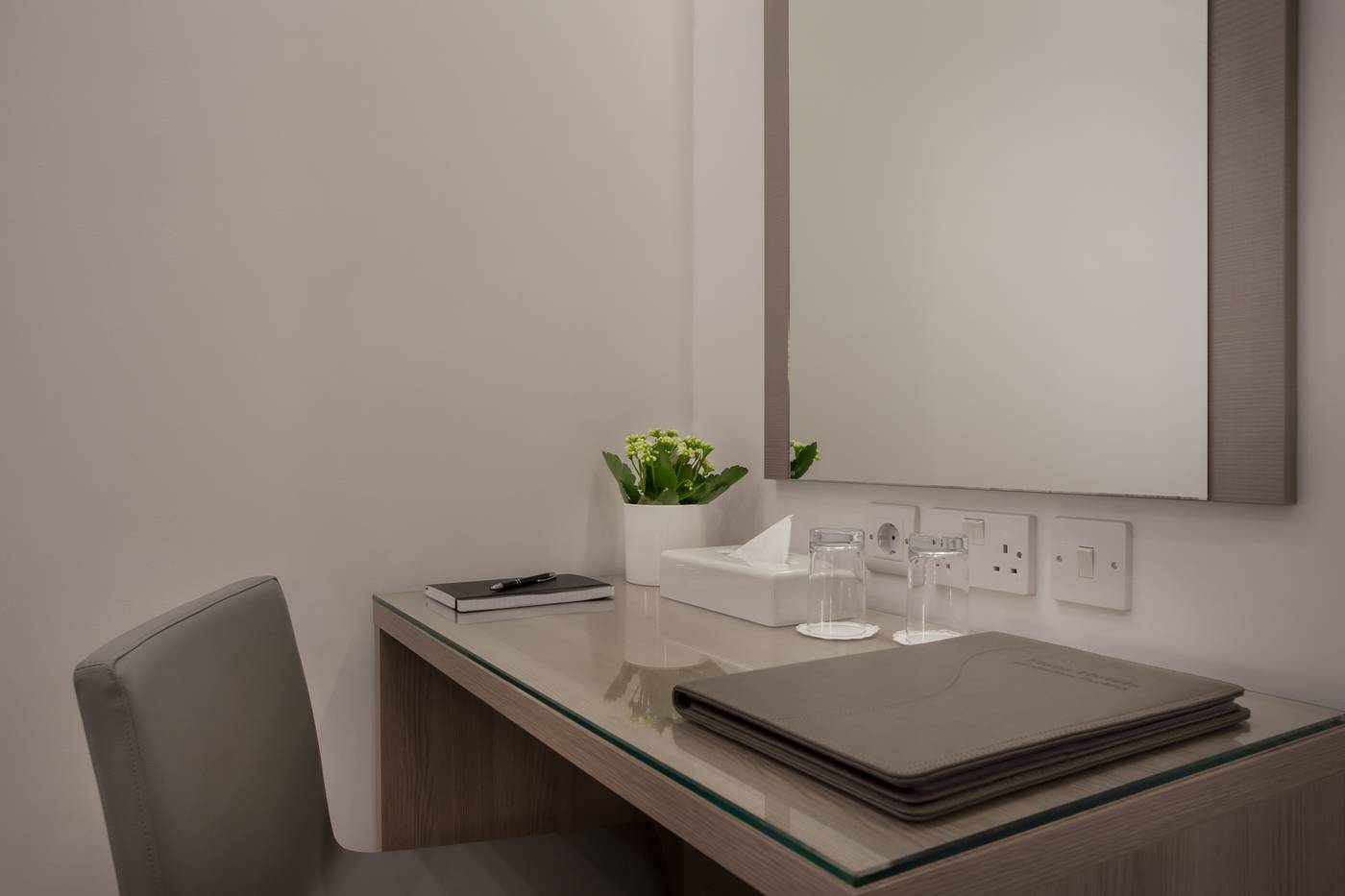 The-Plaza-and-Plaza-Regency-Hotels-Room-27