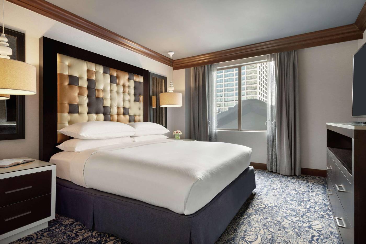 Hilton-Checkers-Los-Angeles-Room-21