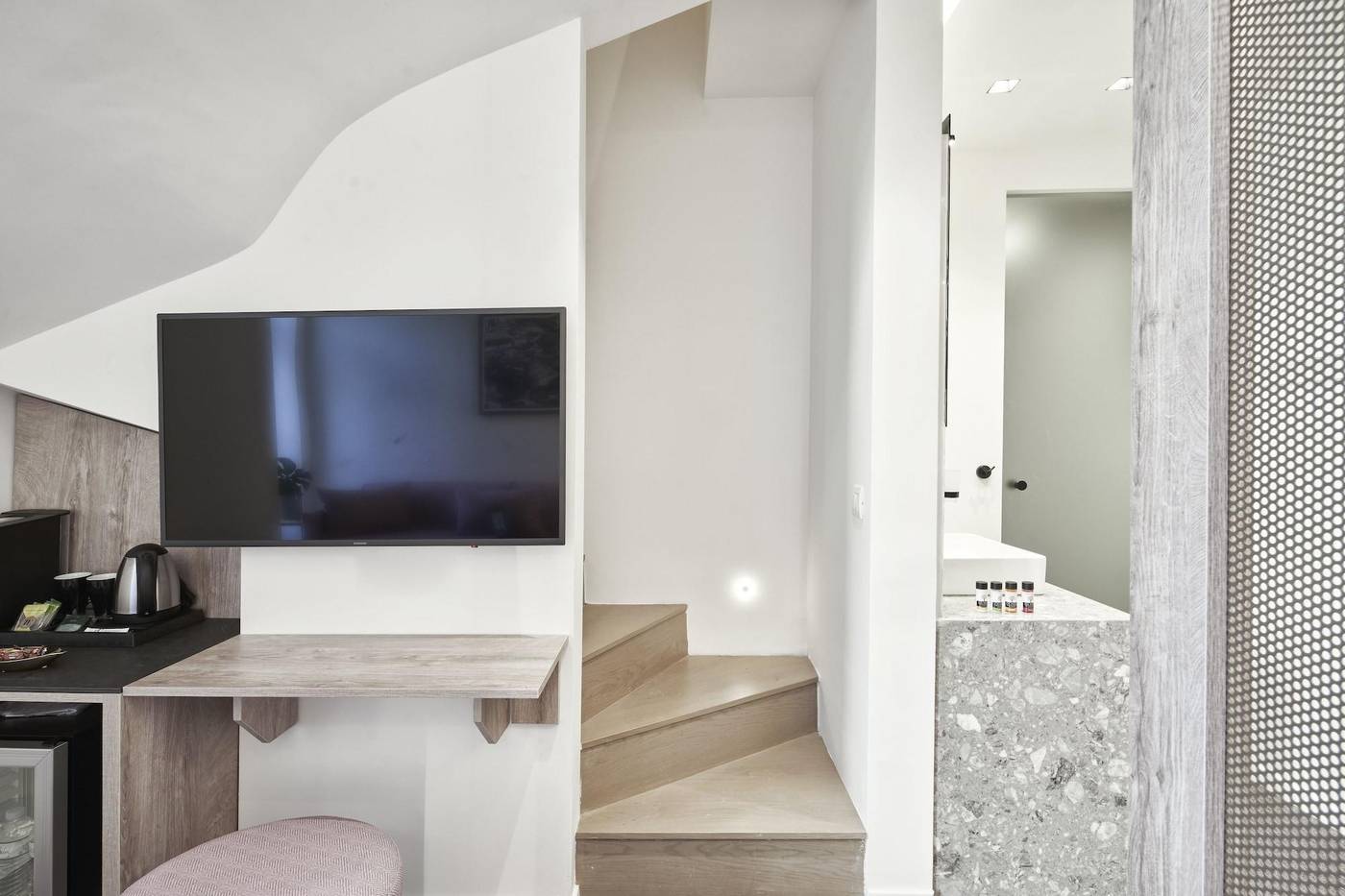 NLH-Monastiraki-Room-79