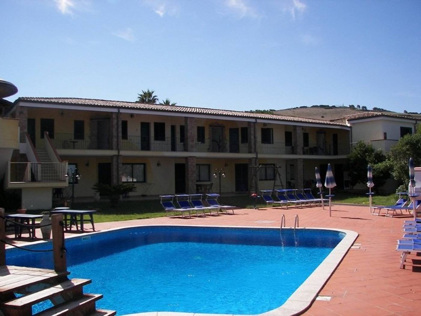 Residence-La-Ciaccia-Pool-3