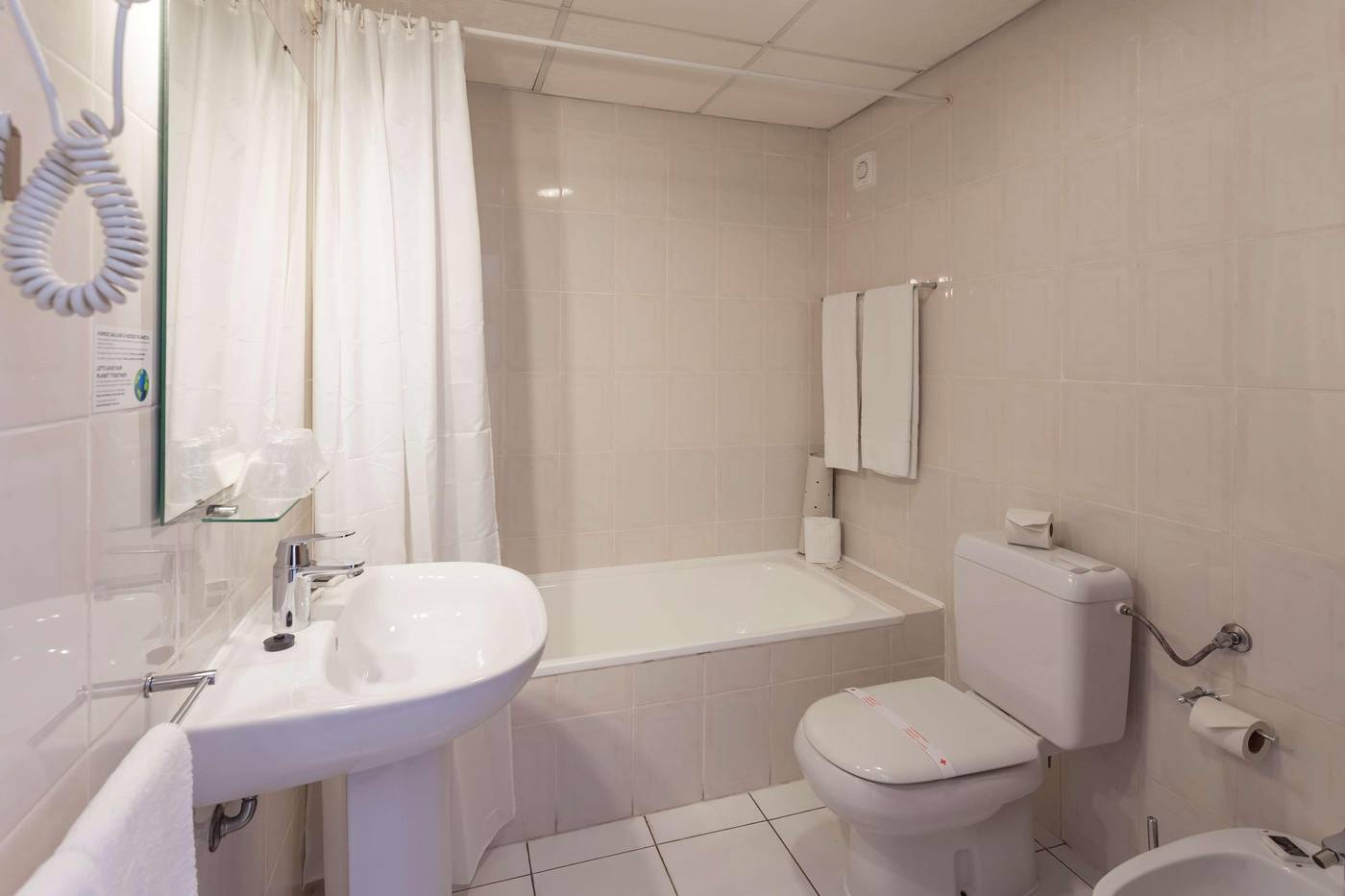 Best-Western-Dom-Bernardo-Room-24