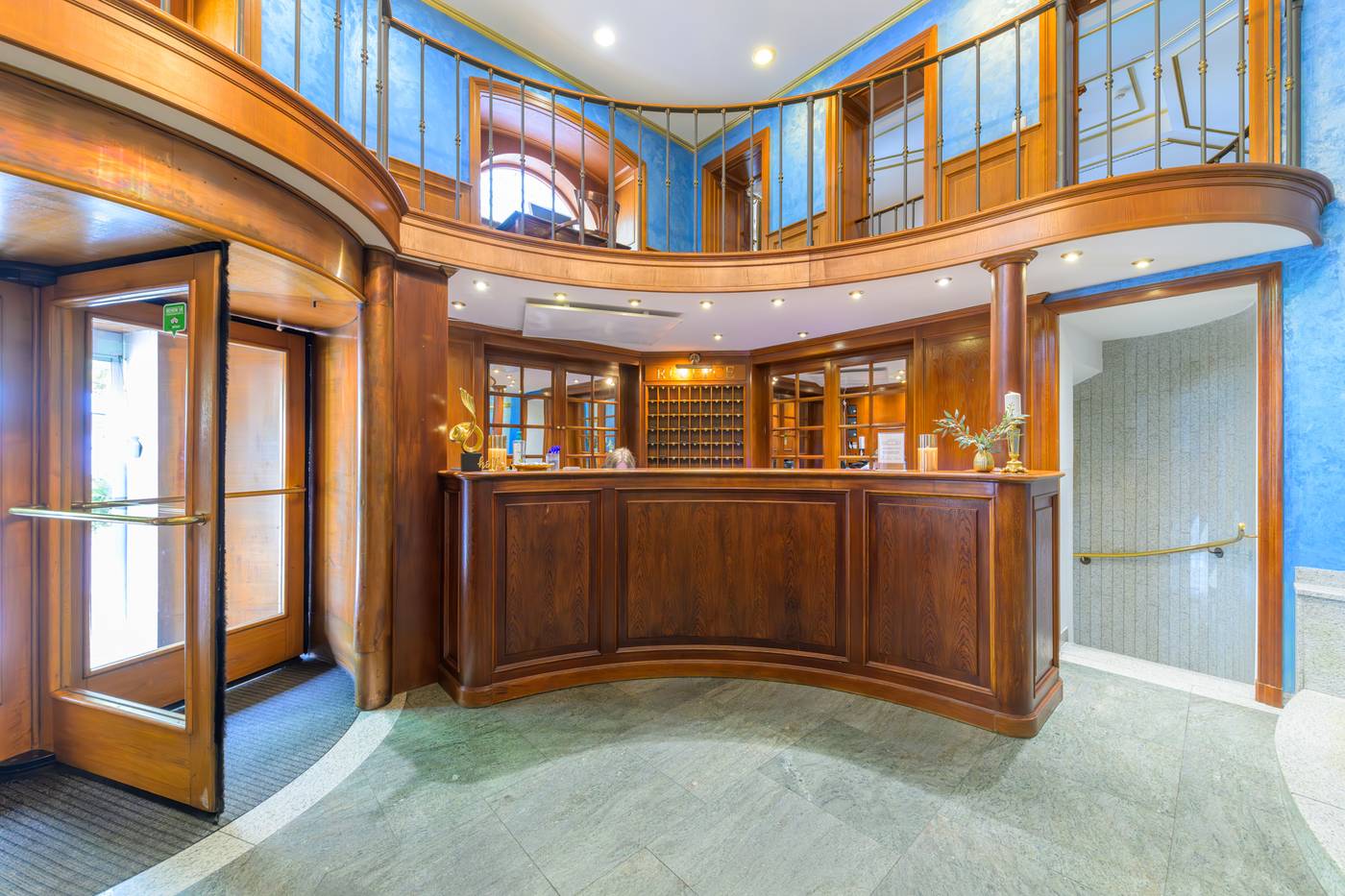 Hotel-Kinsky-Fountain-Lobby-3