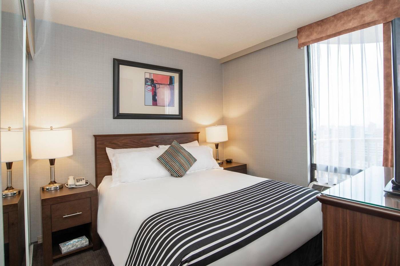 Sandman-Suites-Davie-Room-25