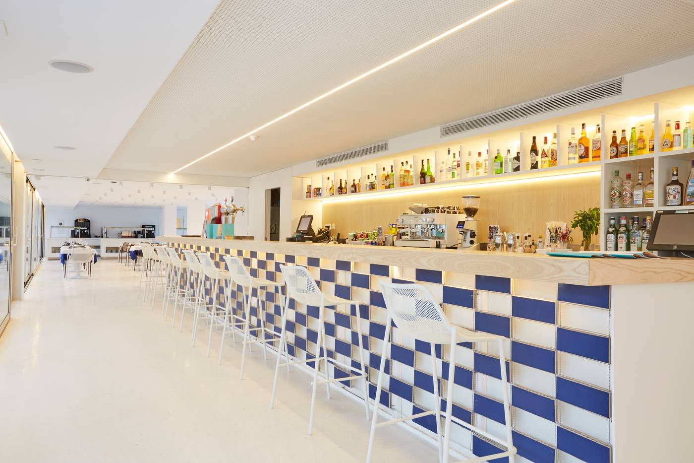 Ebano-Hotel-Apartments-Bar-39