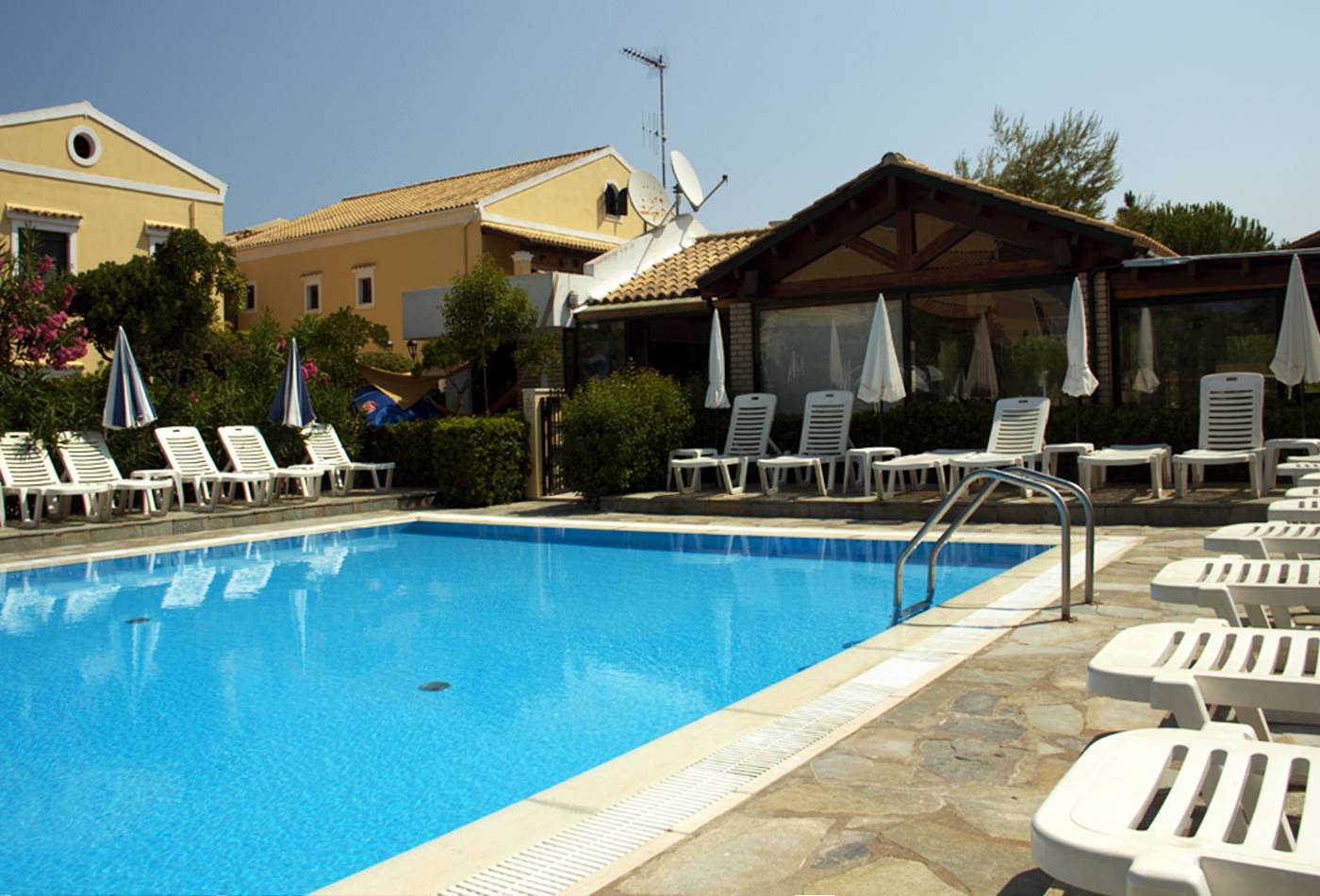 Nireas-Studios---Apartments-Pool-2