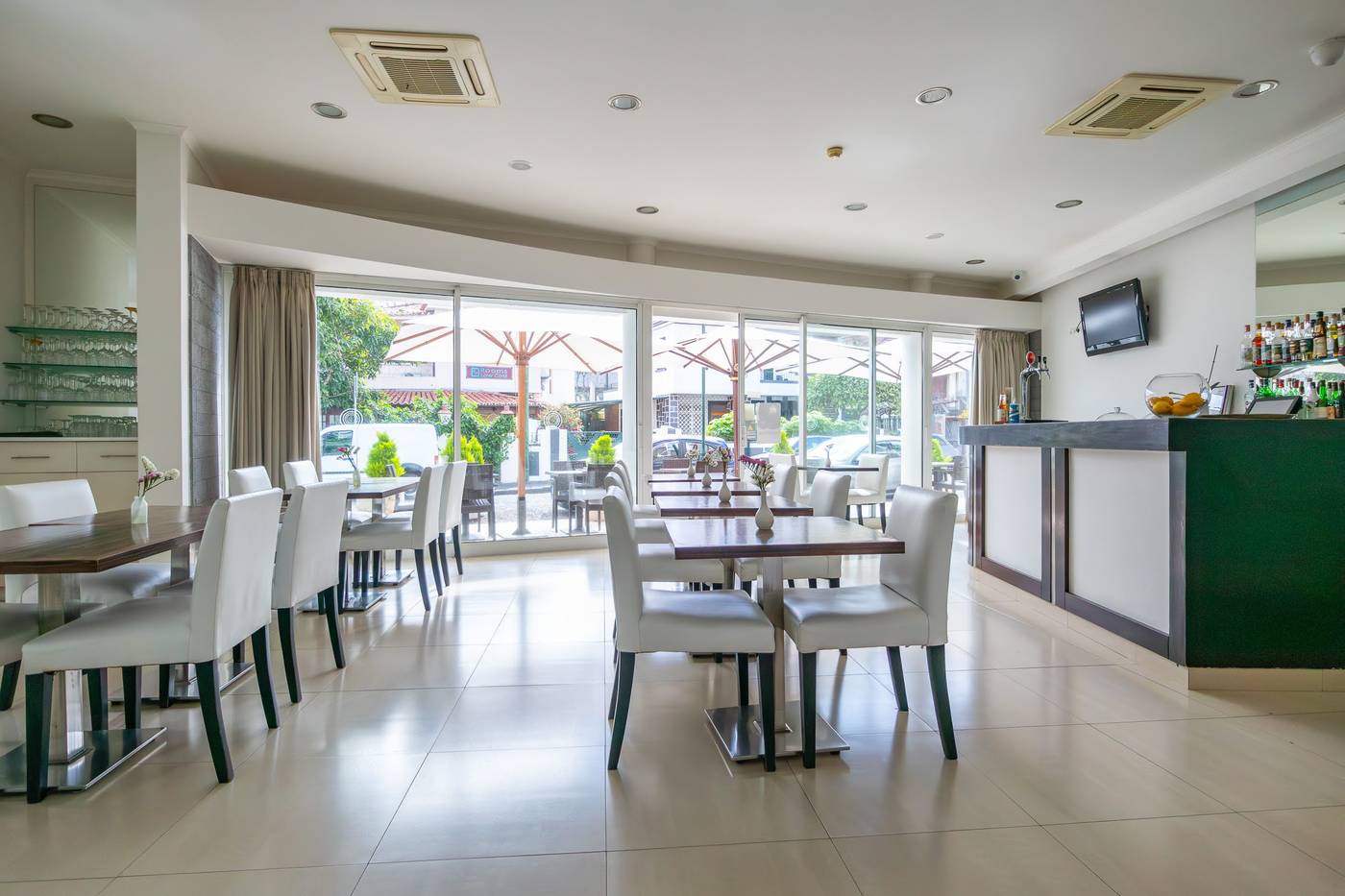 White-Waters-Restaurant-14