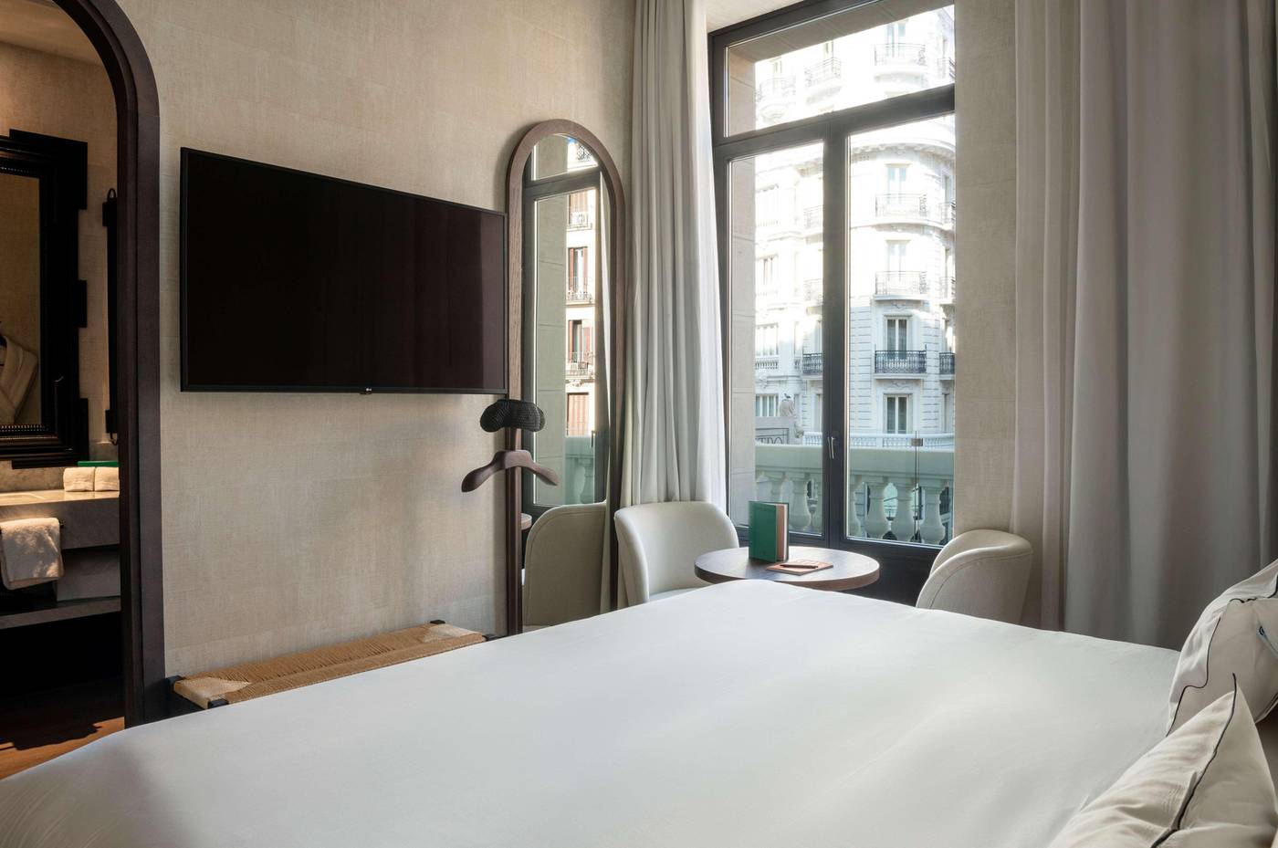 Hotel-Montera-Madrid--Curio-Collection-by-Hilton-Room-30