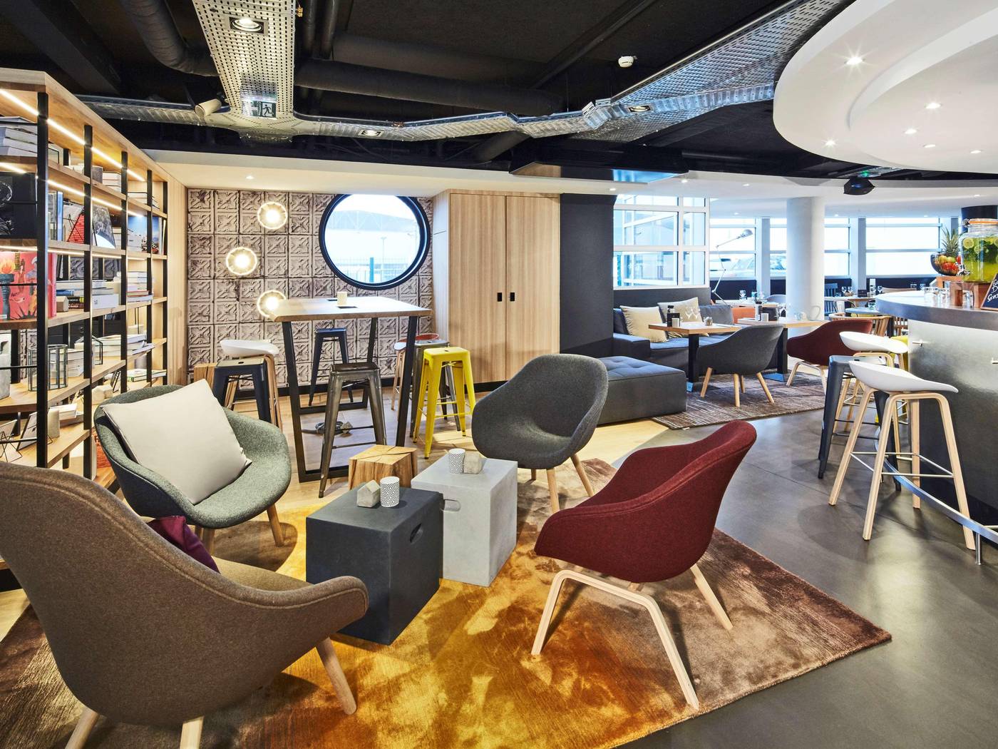 Campanile-Le-Bourget-Airport-Bar-15