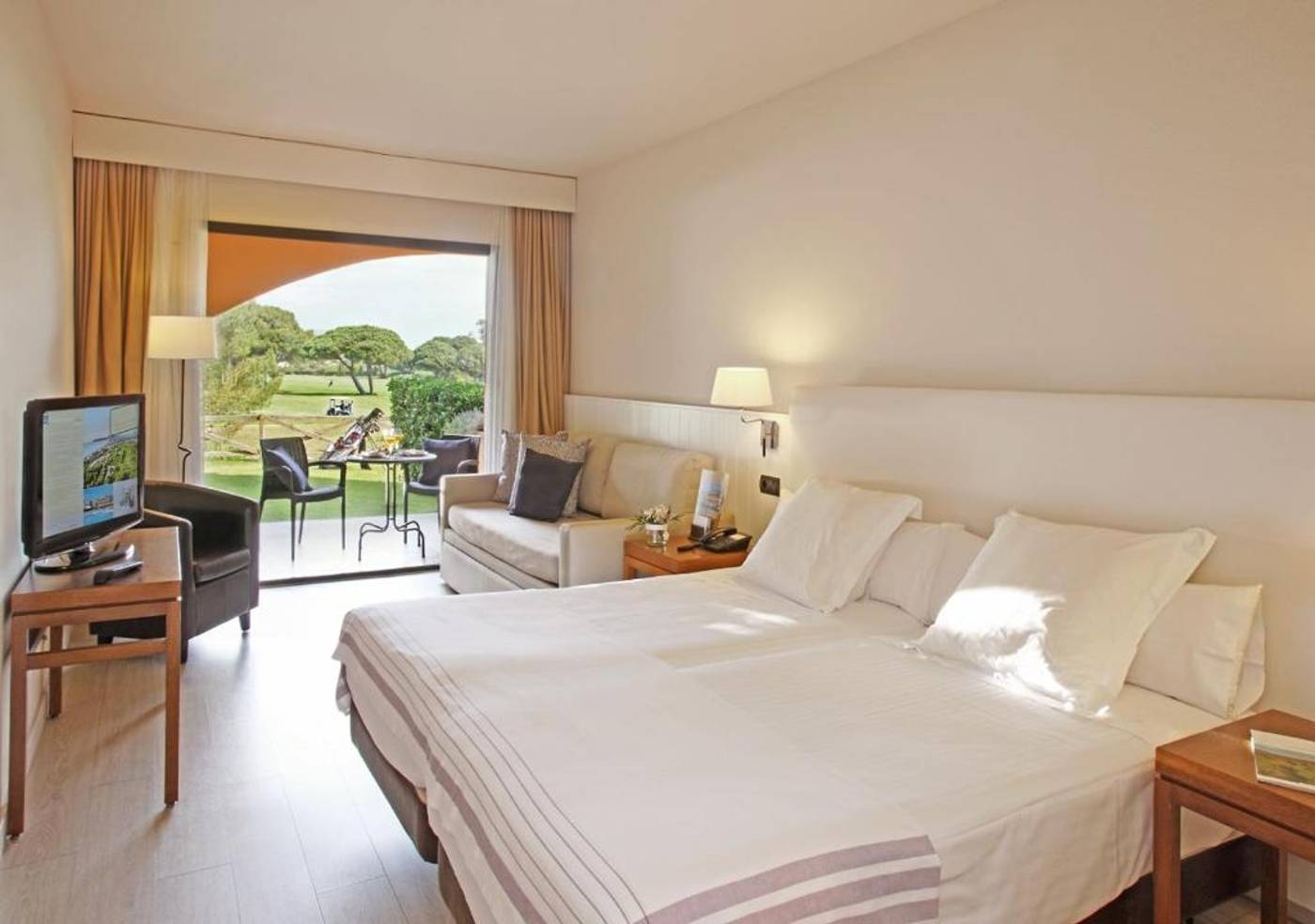 La-Costa-Hotel-Golf---Beach-Resort-Room-38