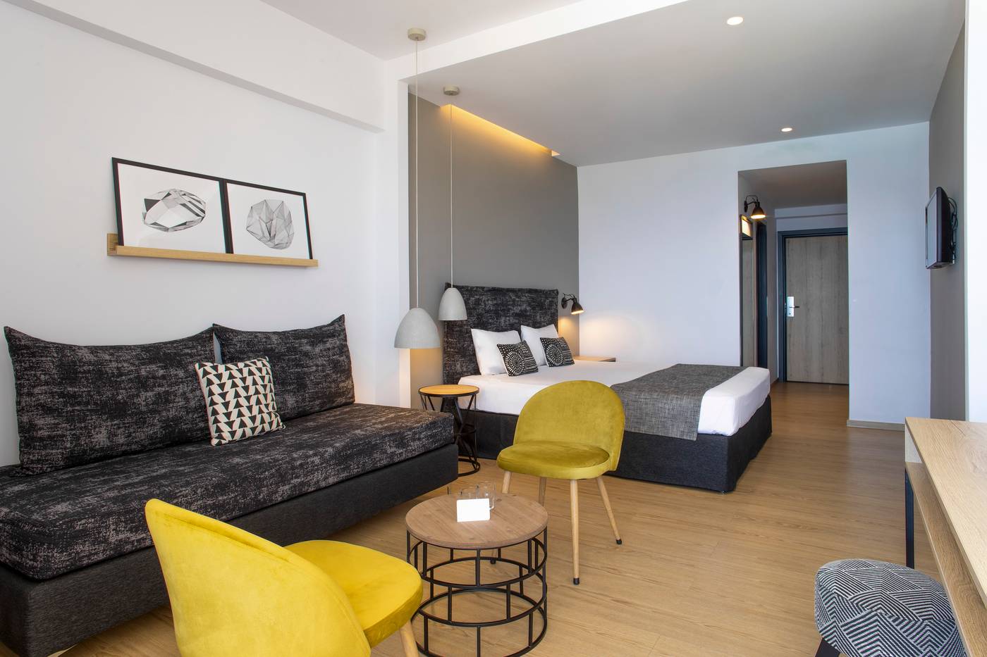 13.03.25 Sol Cosmopolitan