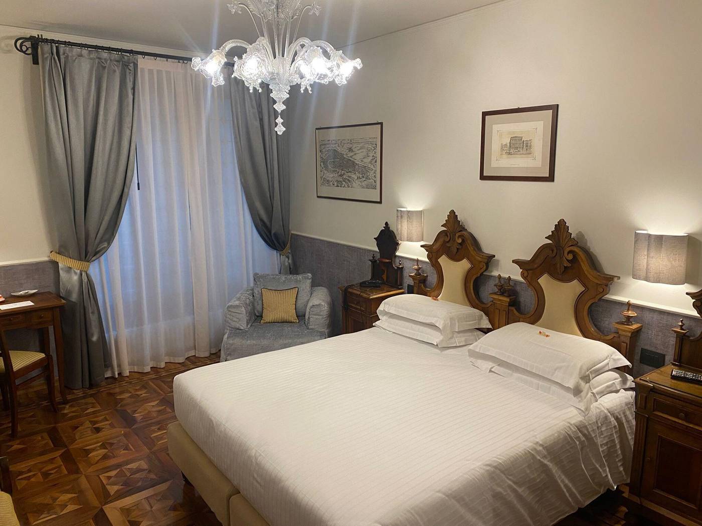 Pensione-Accademia---Villa-Maravege-Room-6