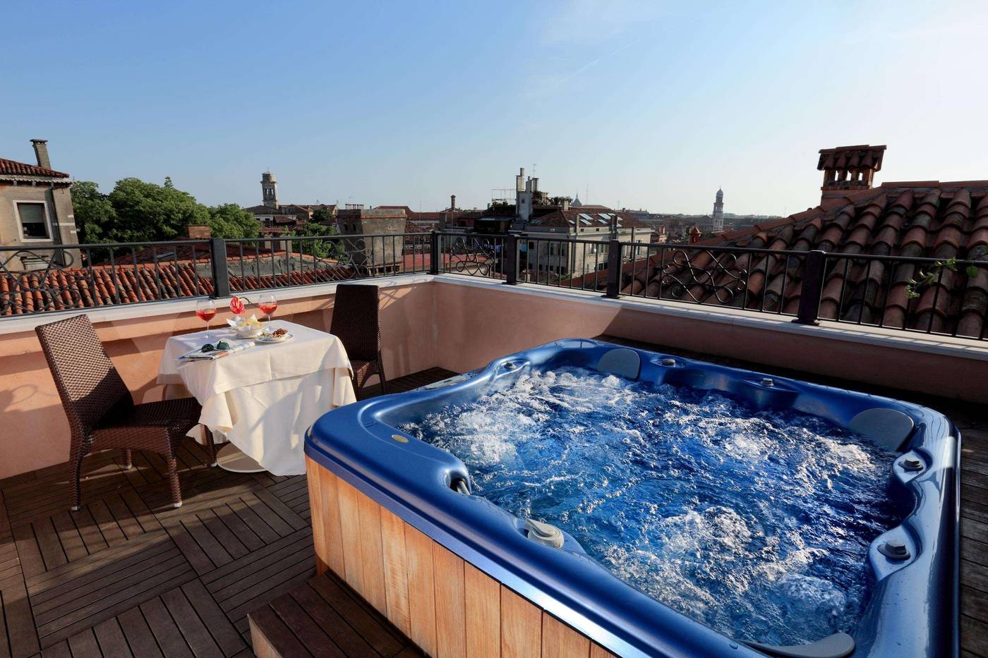 Palazzo-Stern-Sports-and-Entertainment-33