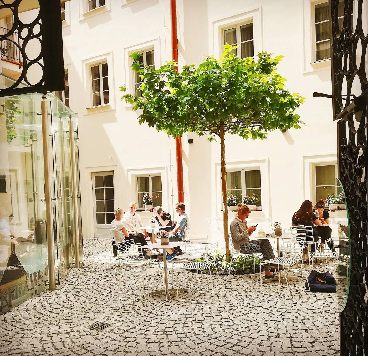 Old-Royal-Post-Hotel-Terrace-76