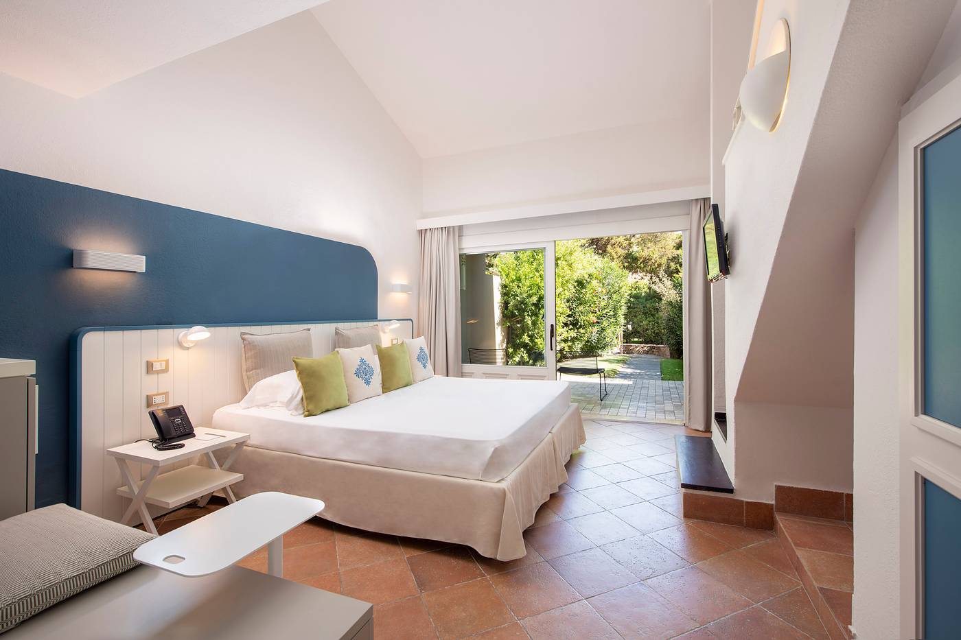 Chia-Laguna---Hotel-Village-Room-39