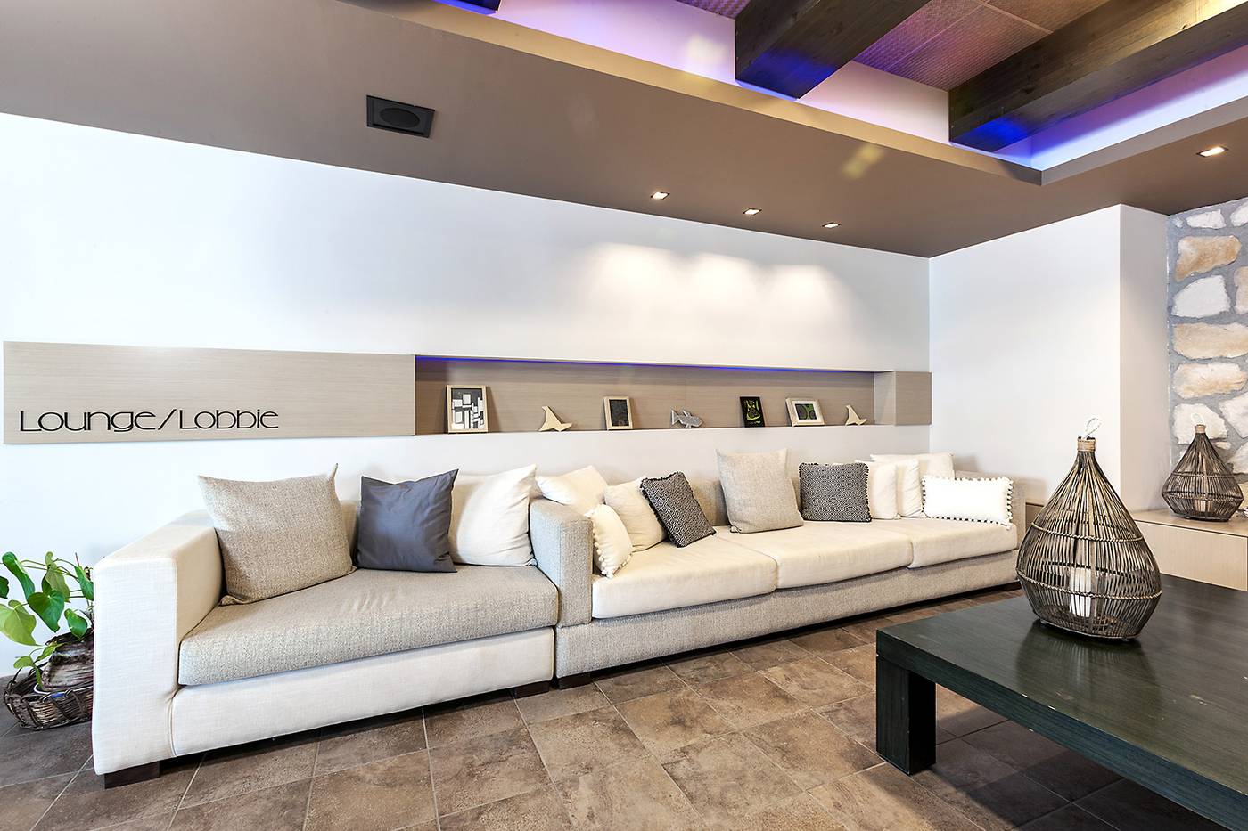 Memories-Beach-Lobby-38