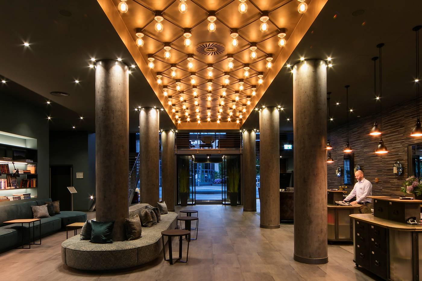 Ameron-Abion-Spreebogen-Waterside-Lobby-16