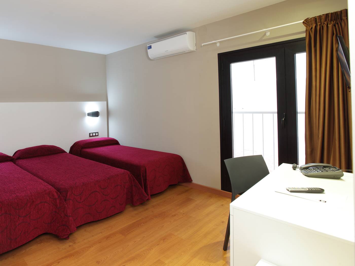 Alameda-Hotel-Room-10