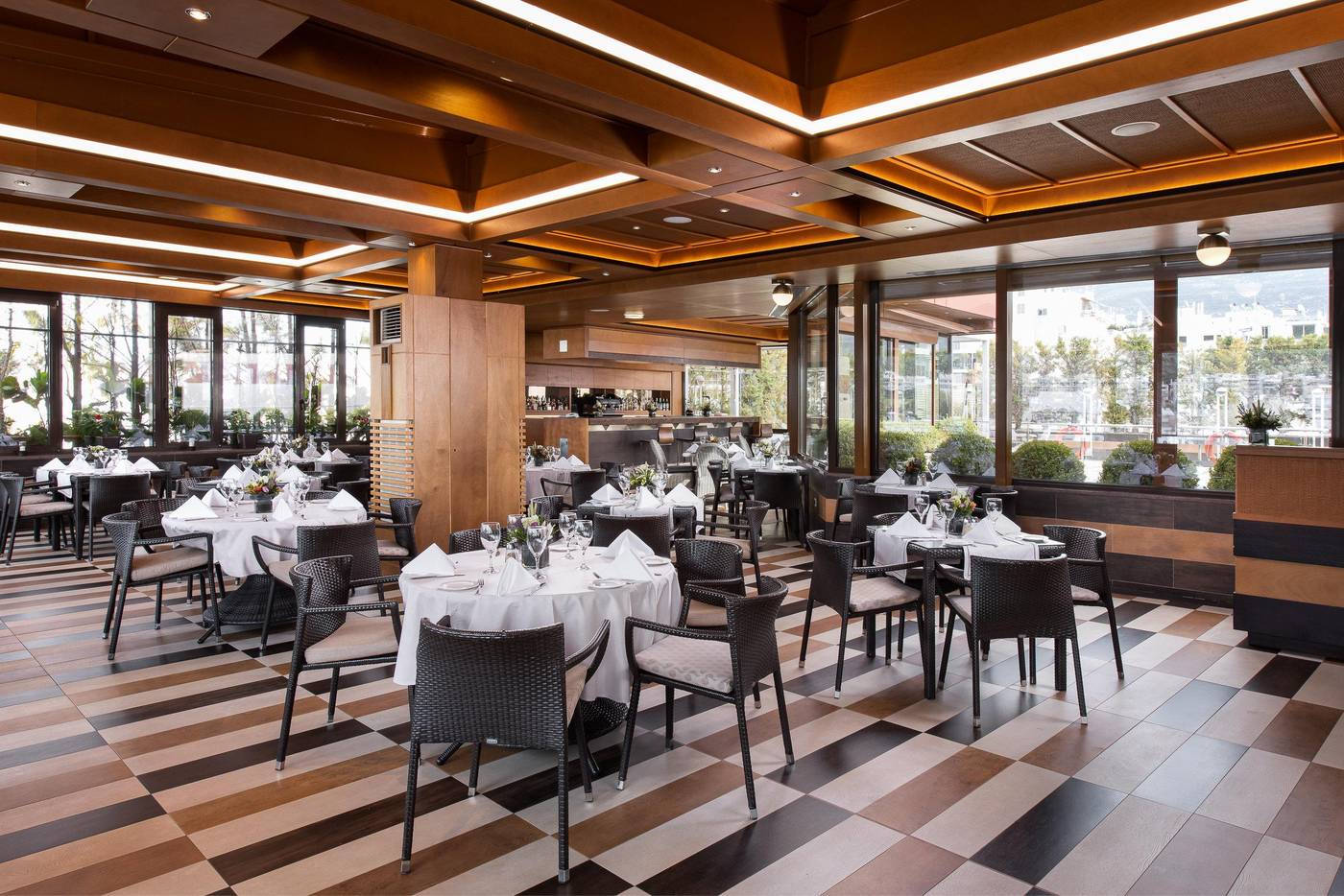 Crowne-Plaza-Athens-Restaurant-47