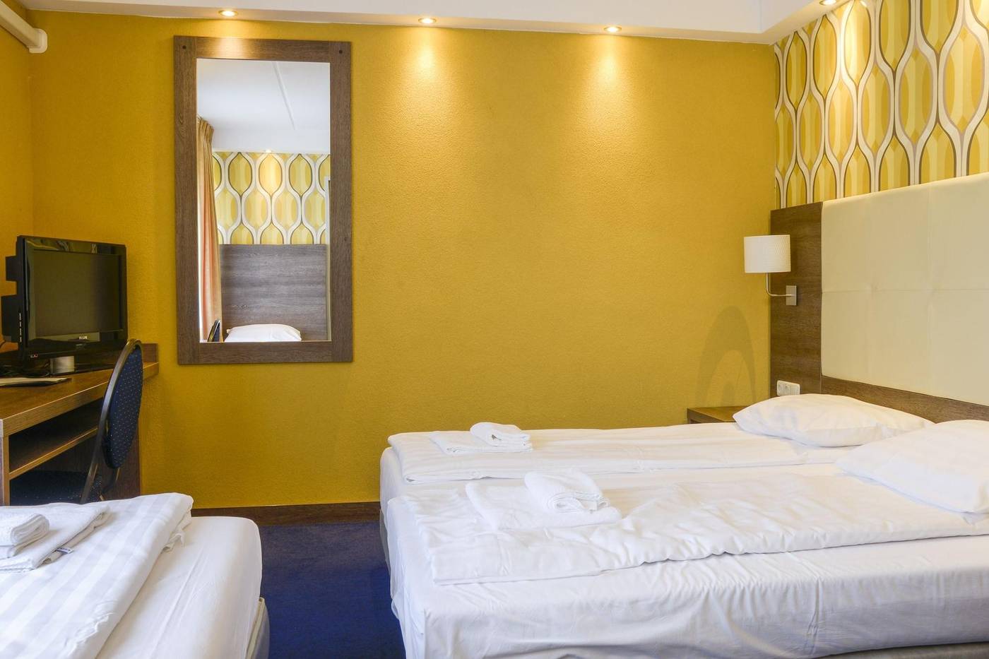 Hotel-Zwanenburg-Amsterdam-Airport-Room-24