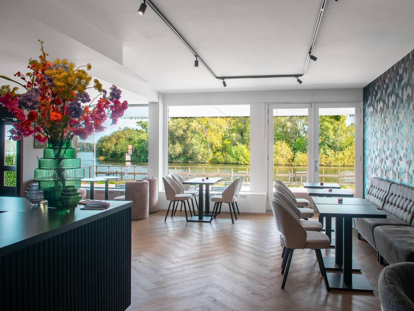 Amsterdam-Lake-Hotel-Room-14