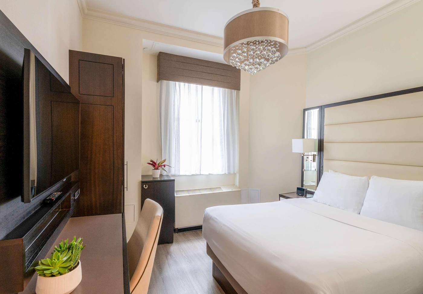 Park-South-Hotel--part-of-JdV-by-Hyatt-Room-11