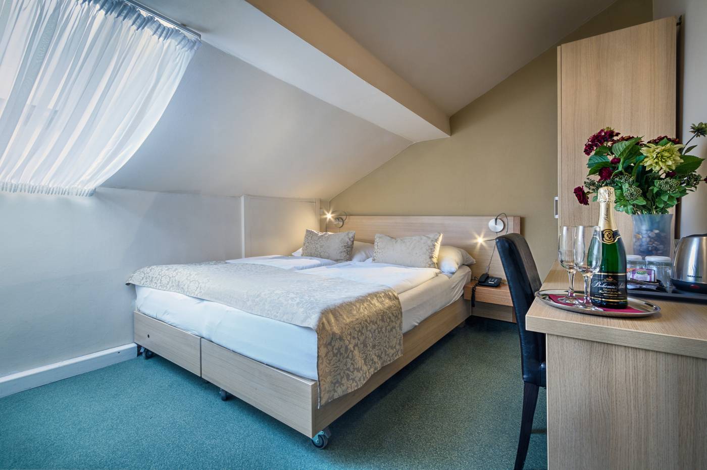 Taurus-Czech Republic-PRAGUE 3-Room-7