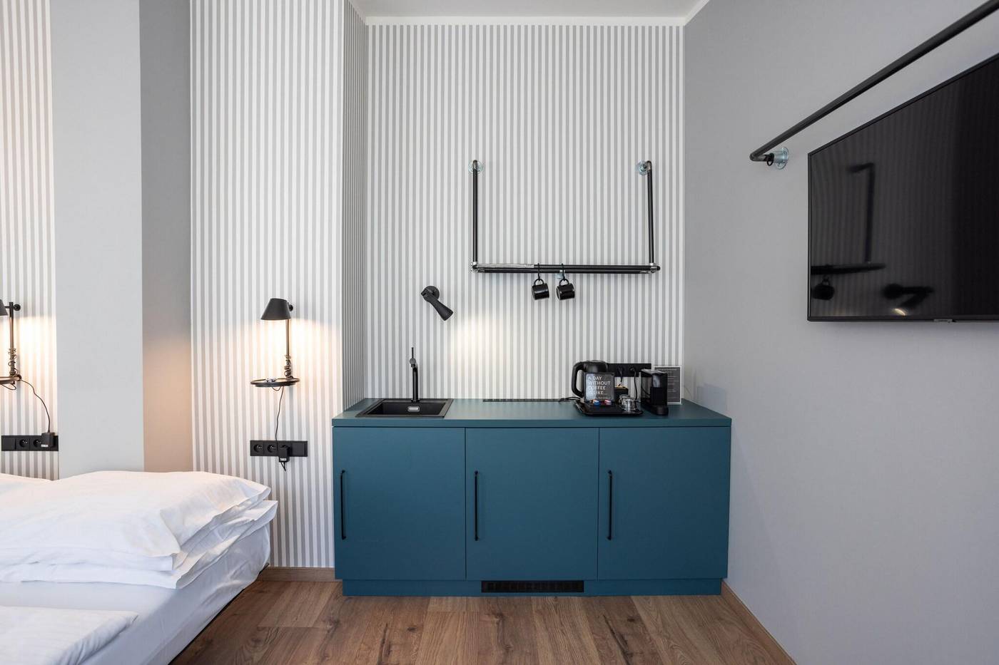 Miss-Sophie-s-Downtown-Room-51