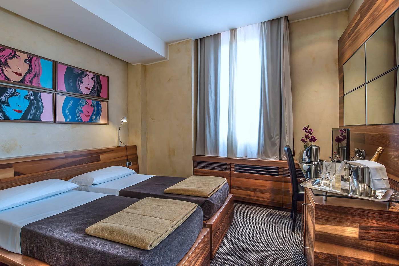 Hotel-Tritone-Room-18