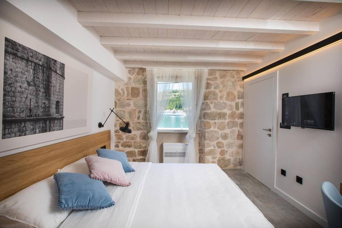 Bova-Luxury-Rooms-Room-9