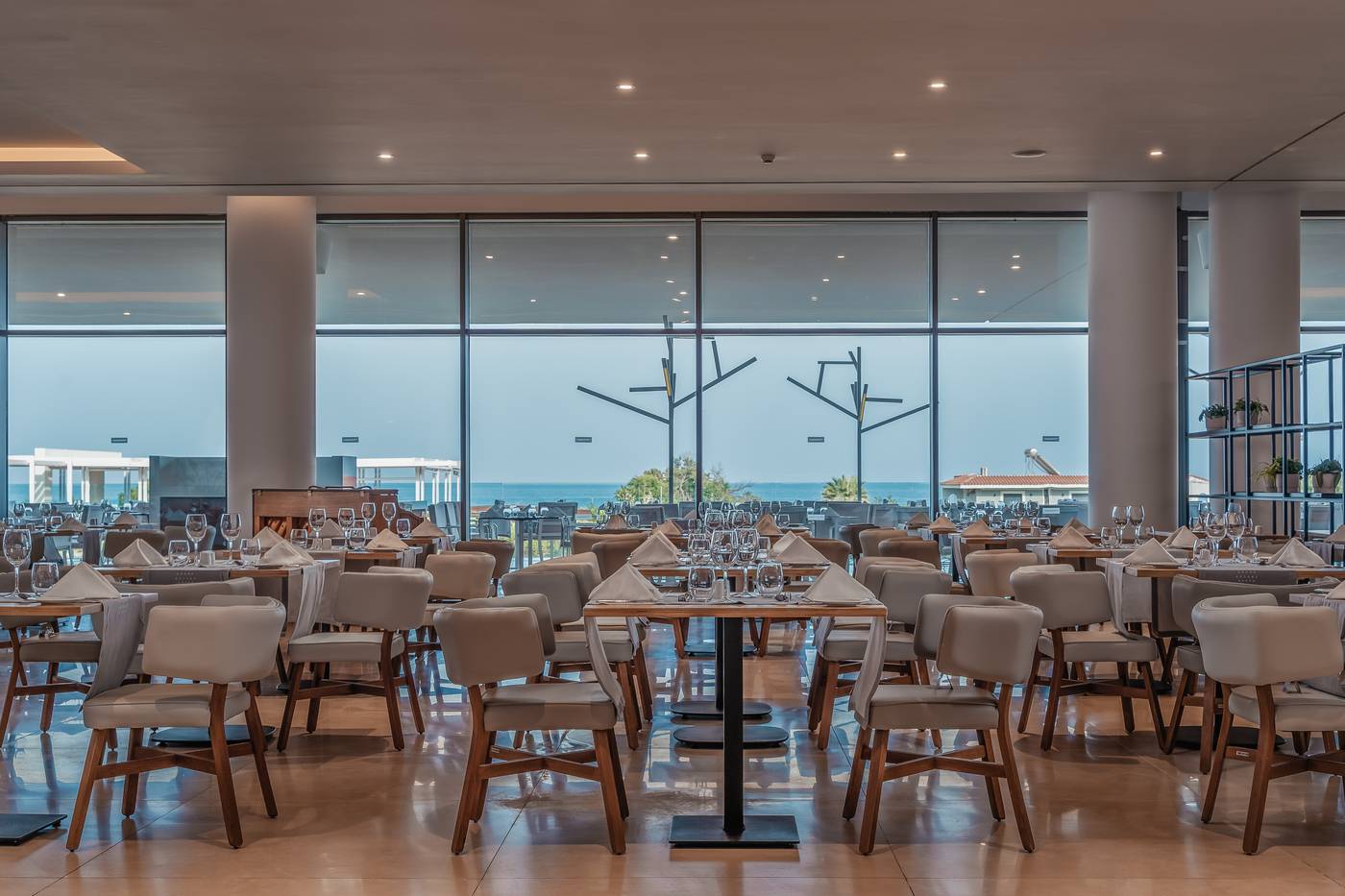 Gennadi-Grand-Resort-Restaurant-37