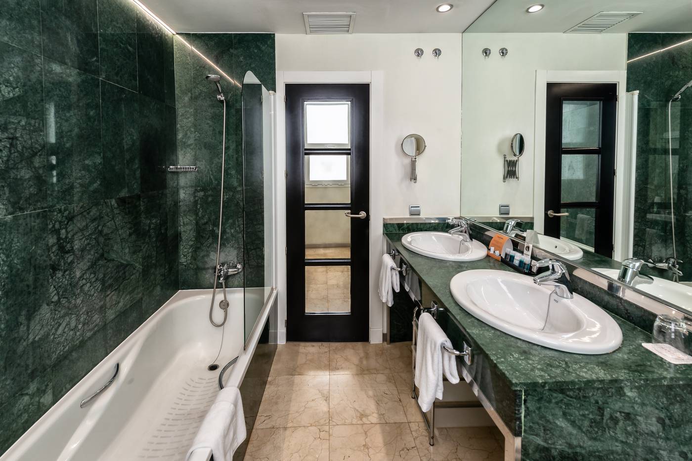 Hotel-Mariposa-Room-18