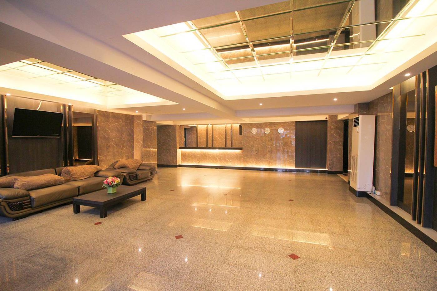 Convenient-Park-Bangkok-Sukhumvit-Lobby-14