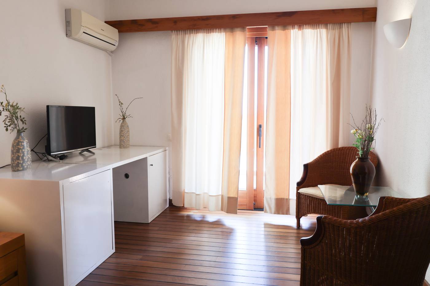 Kanapitsa-Mare-Room-33