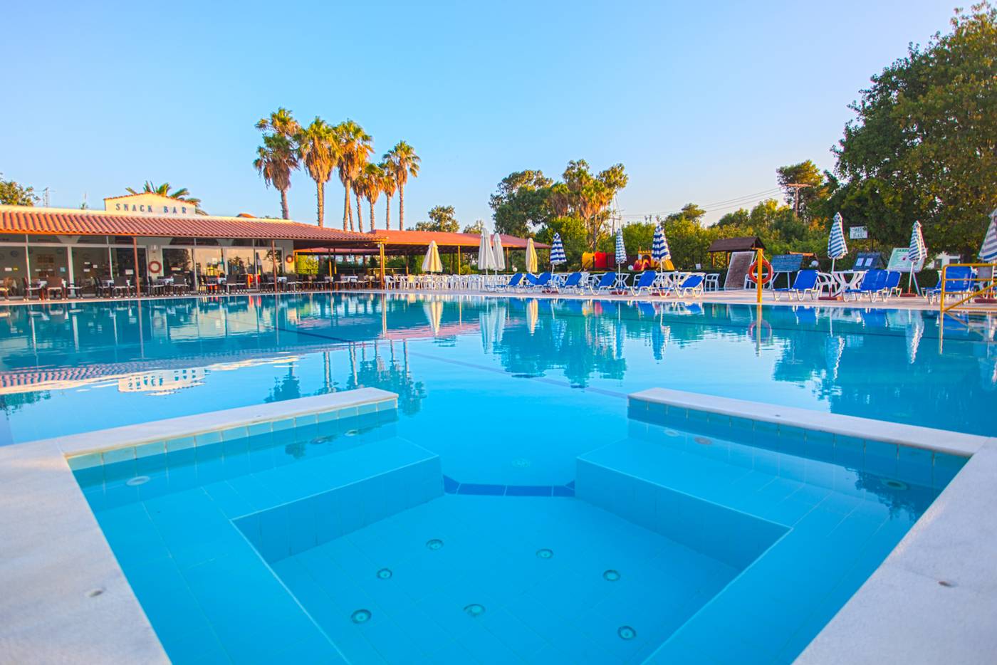 Continental-Palace-Pool-9
