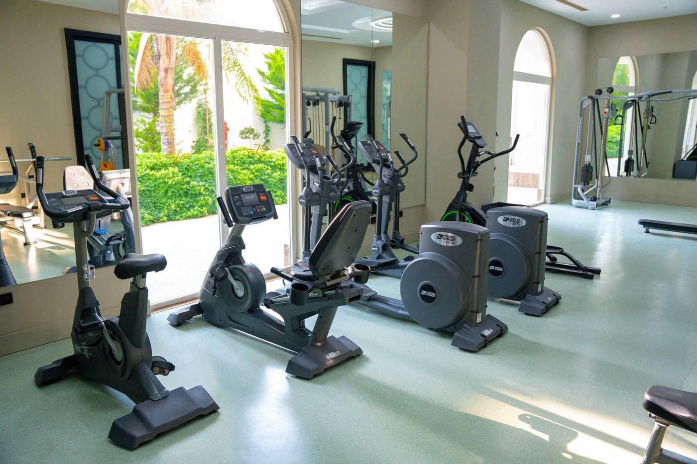 Side-Premium-Sports-and-Entertainment-87