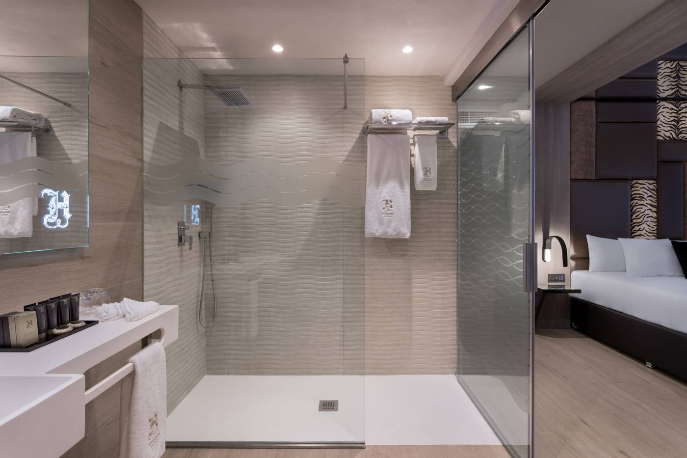 Hugo-s-Boutique-Hotel-Room-23