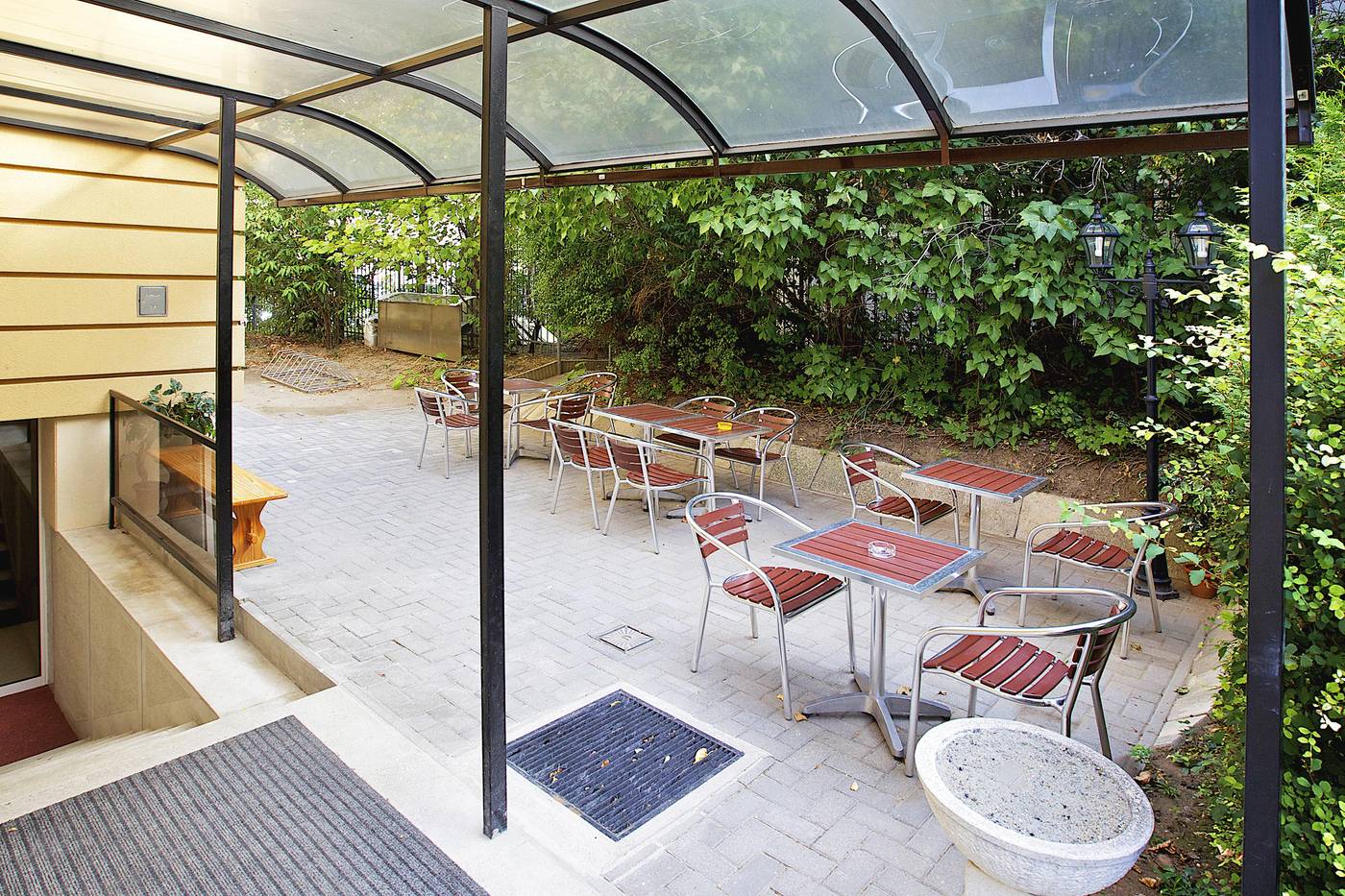 Gold-Hotel-Budapest-Terrace-50