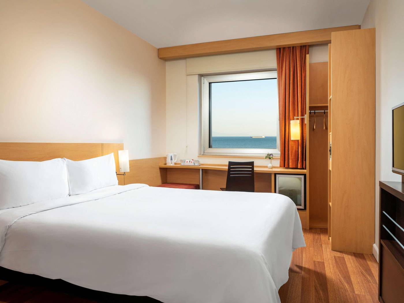 ibis-Istanbul-Zeytinburnu-Room-24