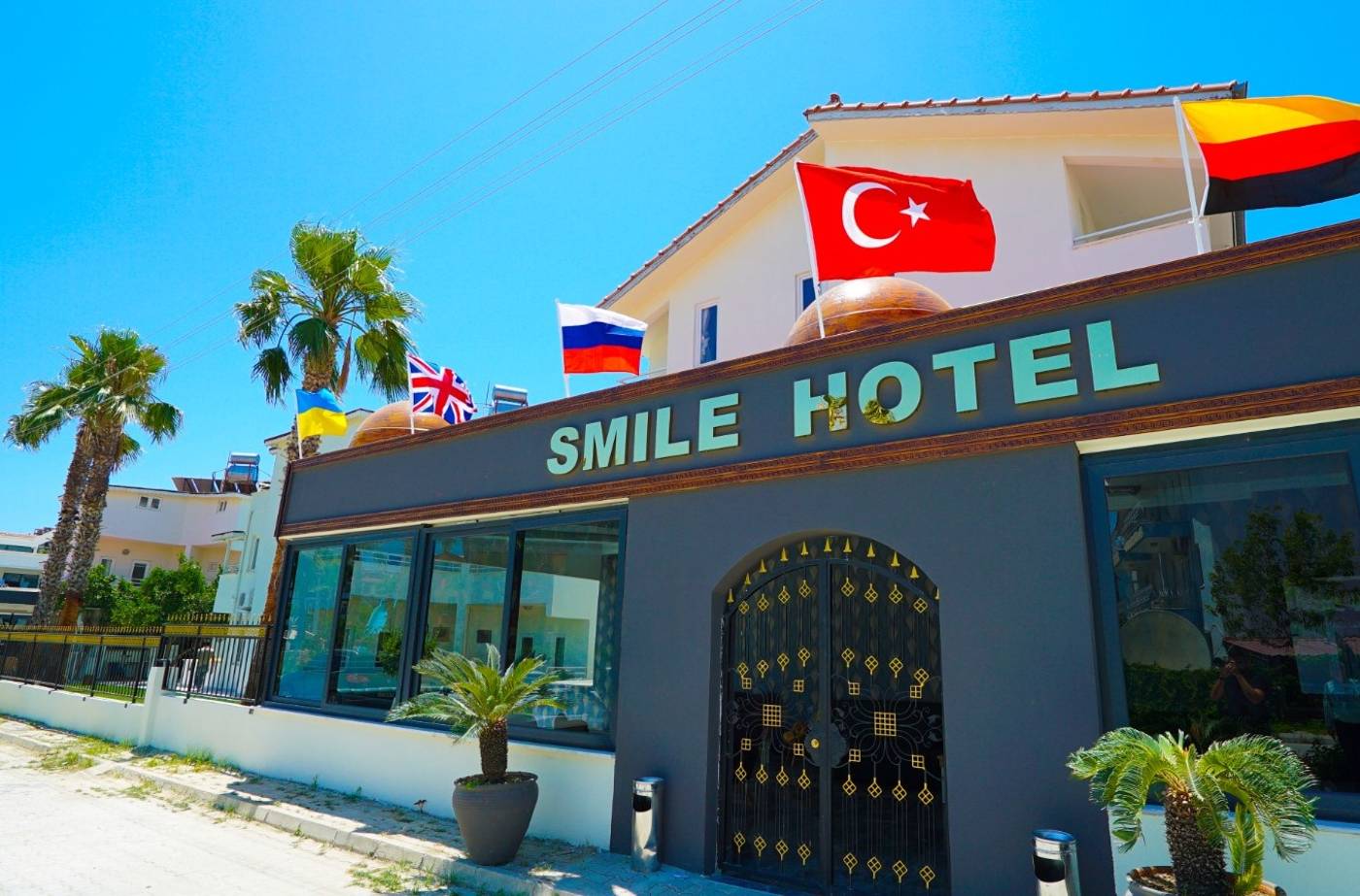 SMILE HOTEL (ex Park Side Hotel)