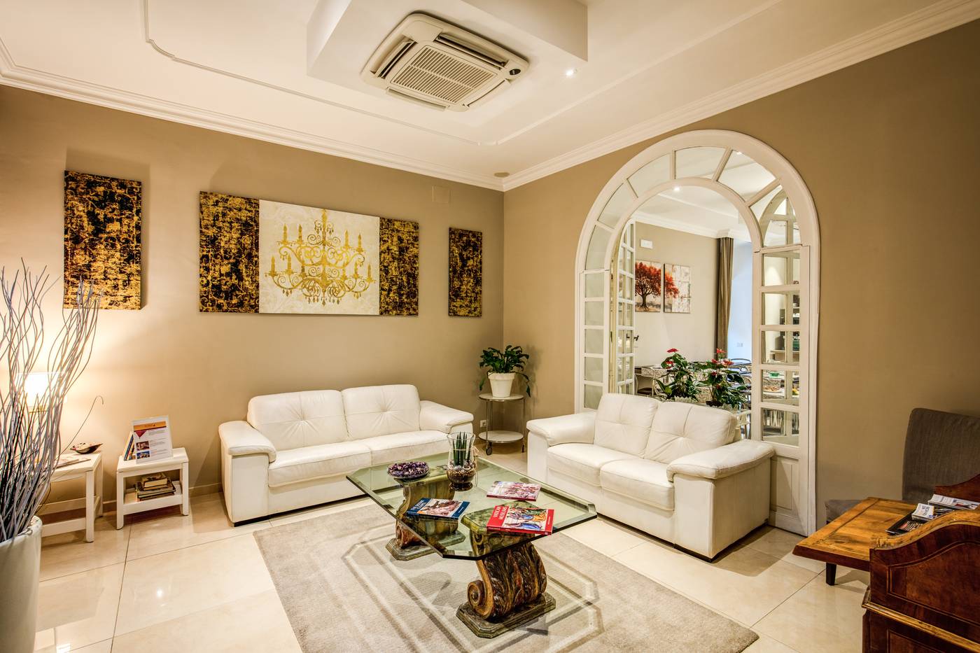 Rome-Garden-Lobby-13